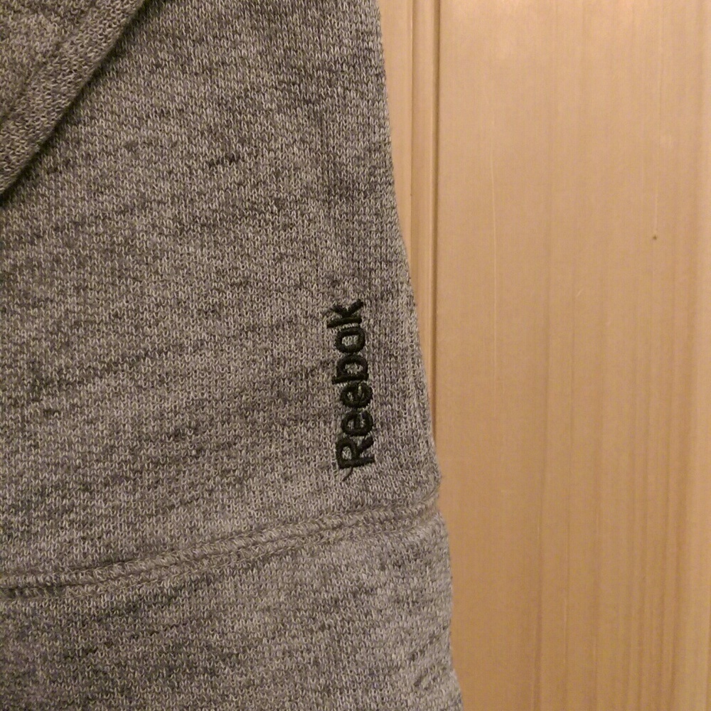 Hoodie in Heathered Grey - Picture 7 of 7